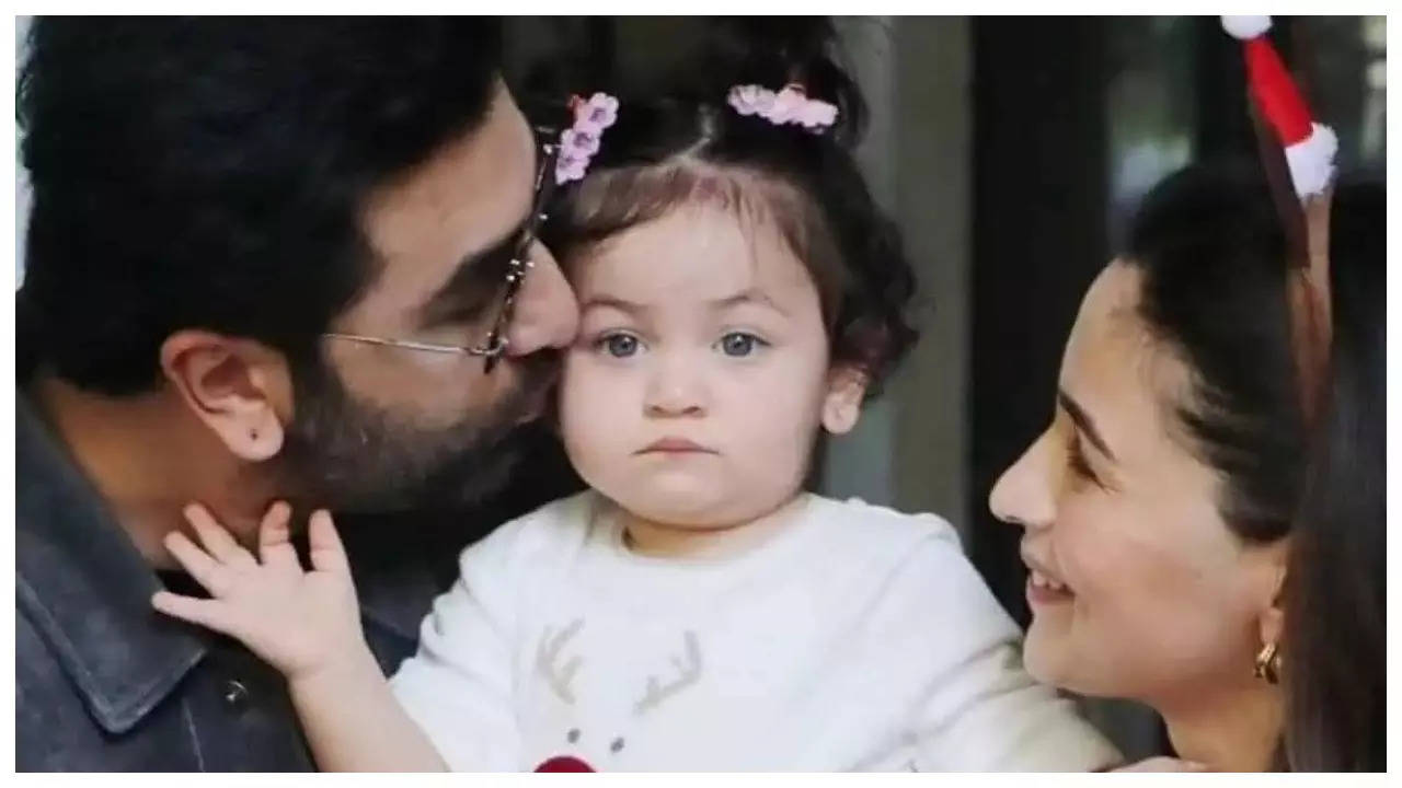 Baby Raha sits on mommy Alia Bhatt’s lap as she enjoys a car ride in the city with daddy Ranbir Kapoor |