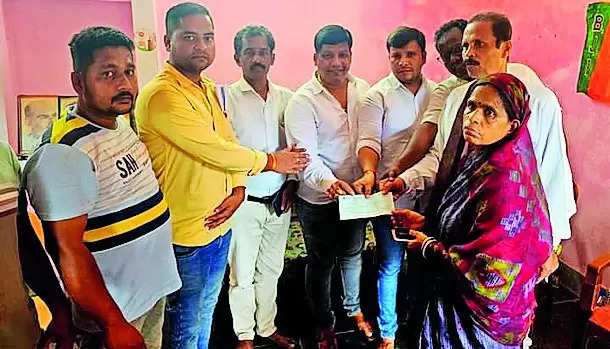 BJP MLA donates 1st month’s salary to two needy families