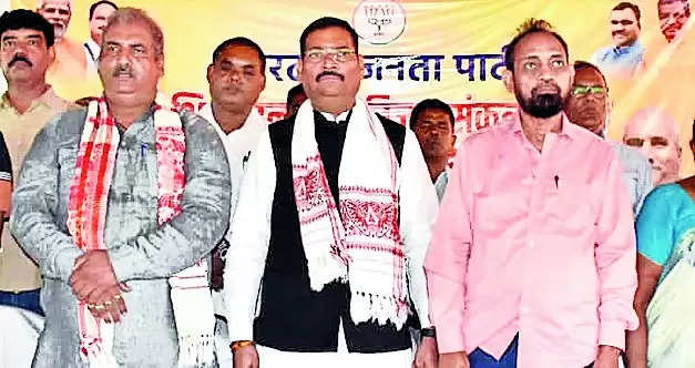 BJP honours grassroots workers to plug infighting