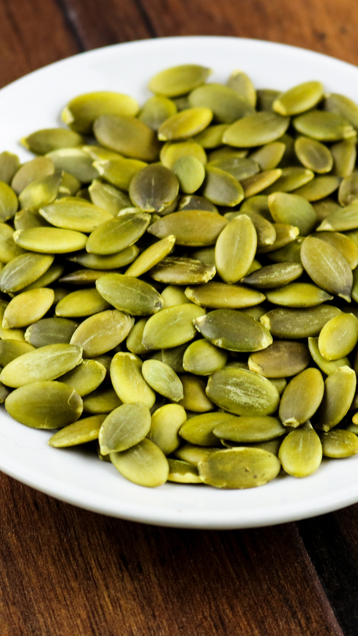 8 reasons to eat 1 teaspoon pumpkin seeds every morning