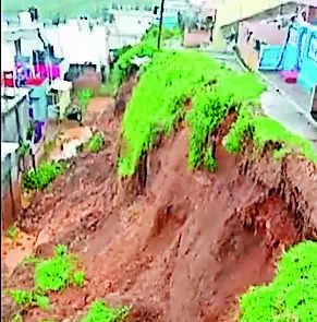Heavy rain triggers landslides in Nilgiris; 6 houses damaged
