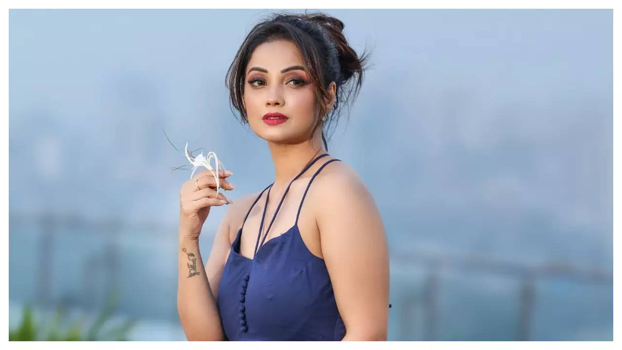 Exclusive - Naagin fame Adaa Khan: It's very important for me that my vibe matches with the person I am meeting