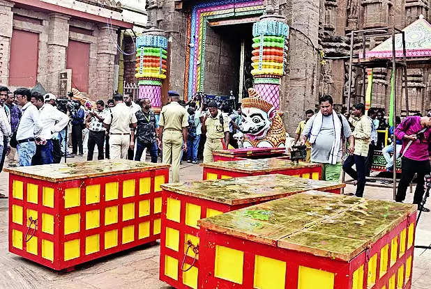 Age-old weapons in Ratna Bhandar throw light on shrine’s links to kings