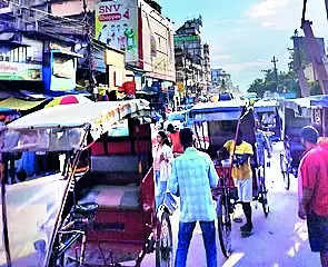 Dust pollution, water crisis plague Paltan Bazar traders