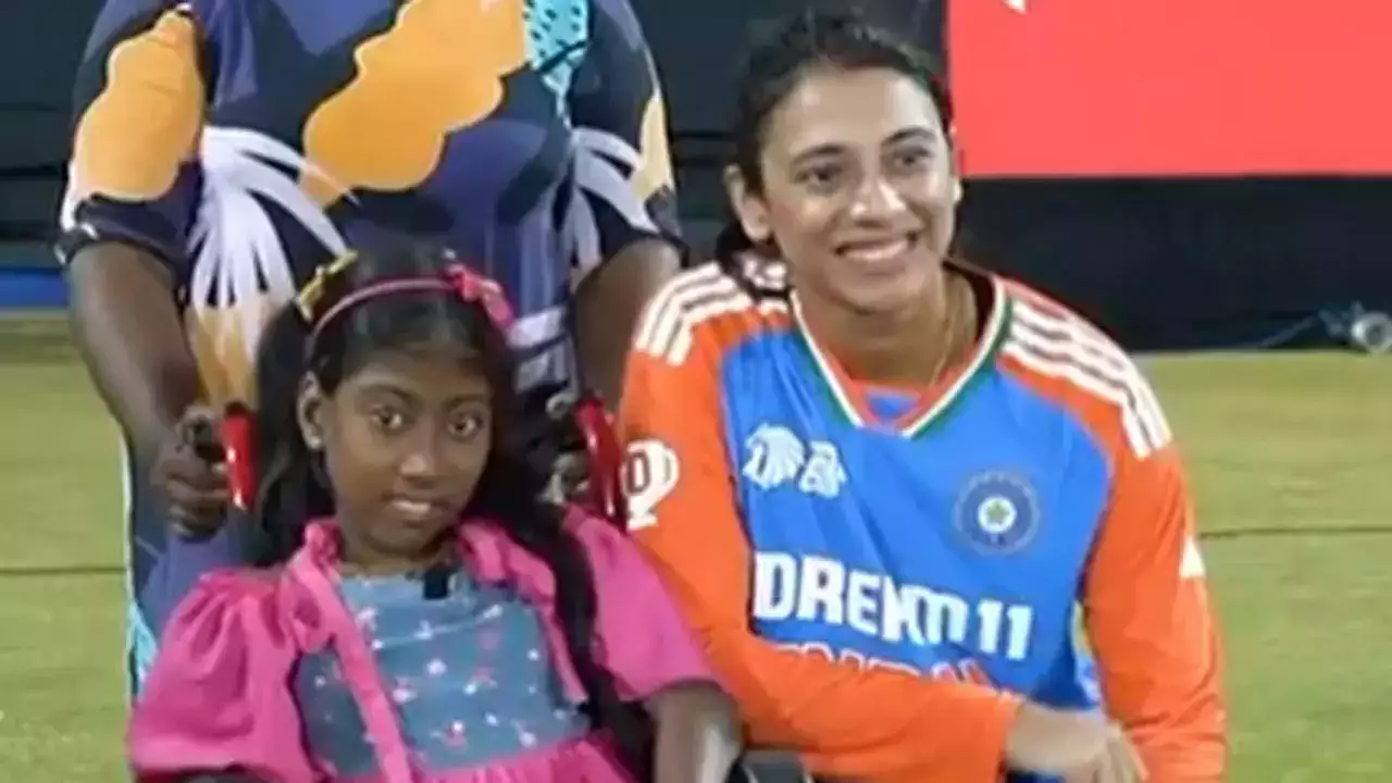 Watch: Mandhana's heartwarming gesture for specially abled fan