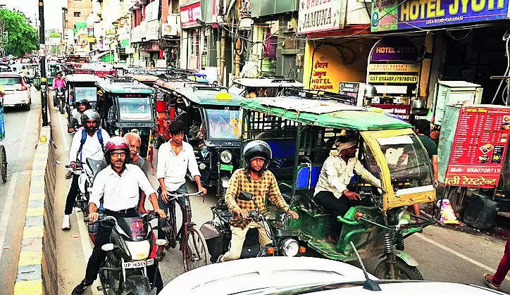 Police to ensure city free of traffic jams, encroachment