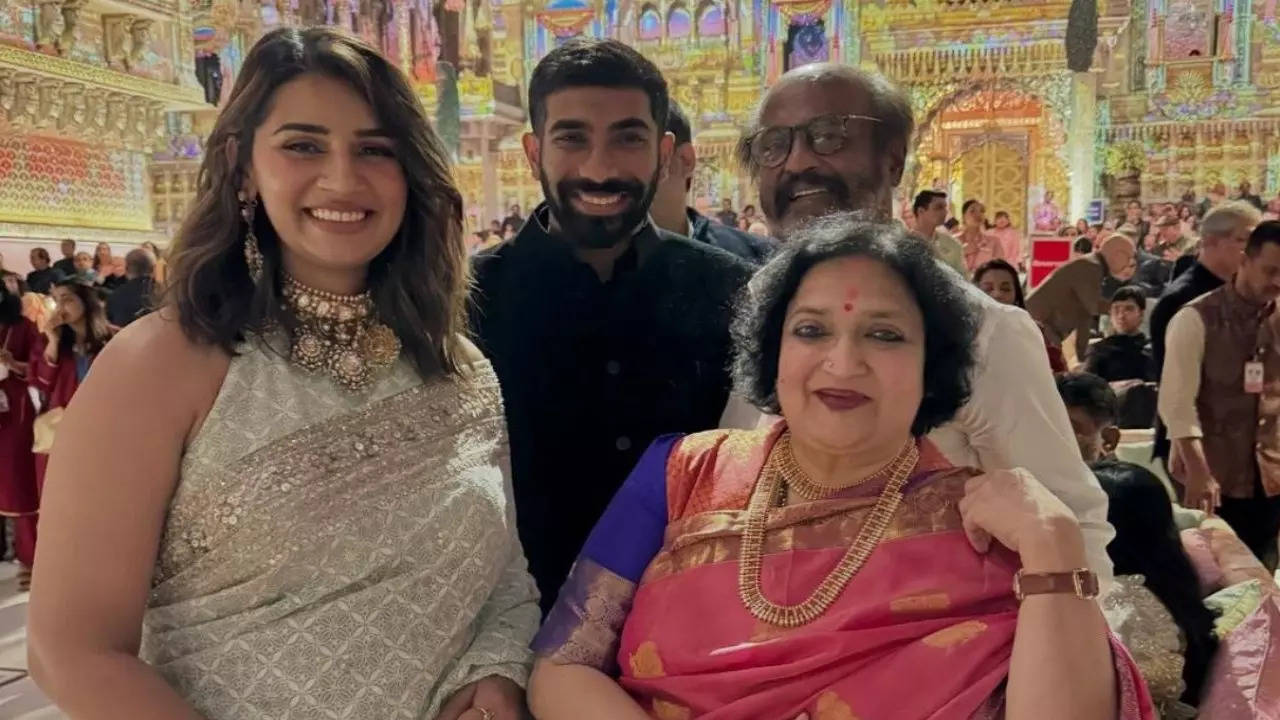 Jasprit Bumrah and wife share fan moment with Rajinikanth and his wife Latha at Anant Ambani and Radhika Merchant’s wedding | Hindi Movie News Filmymeet