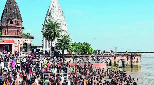 Shiva temples echo with ‘Har Har Mahadev’ chants