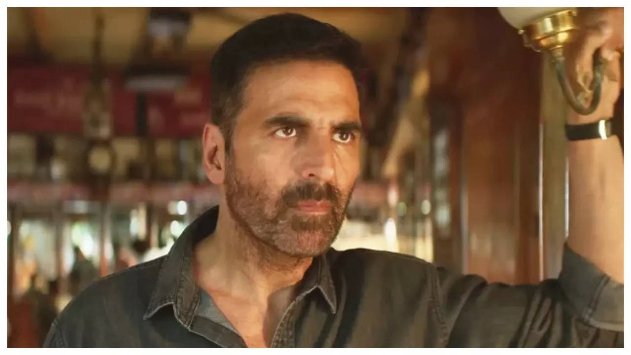 Sarfira Box Office : Akshay Kumar starrer collects its lowest amount on second Monday; earns just Rs 25 lakh | Hindi Movie News Filmymeet