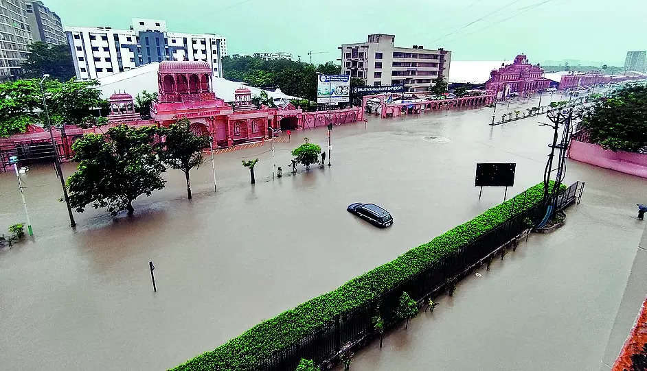 Rain disrupts life in Surat