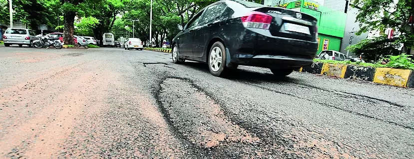 Rain halts road repair work in Mys city