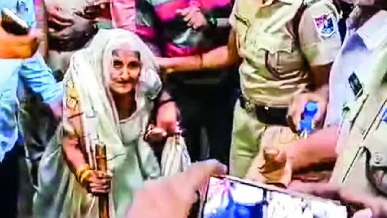 Noida businessman helps 'lost' 95-year-old UP granny return home
