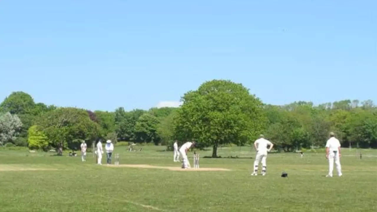 Bizarre! Cricket club in England bans players from hitting sixes