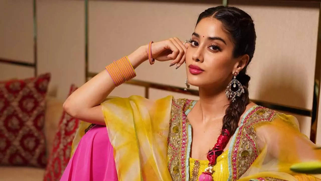 Janhvi Kapoor addresses claims of PR praise on social media: 'Itna budget nahi hai ki main logon se tareef karwaun' | Hindi Movie News Filmymeet