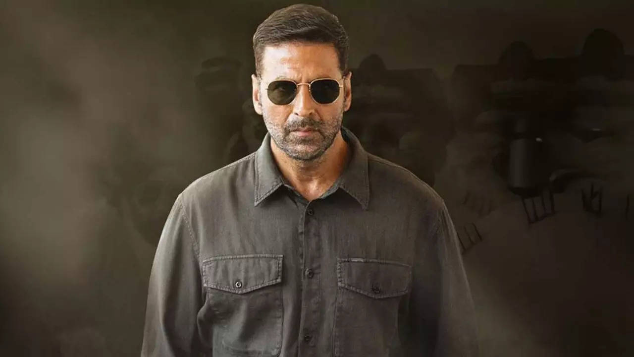 Akshay takes a dig at trolls over 4 films a yr comment