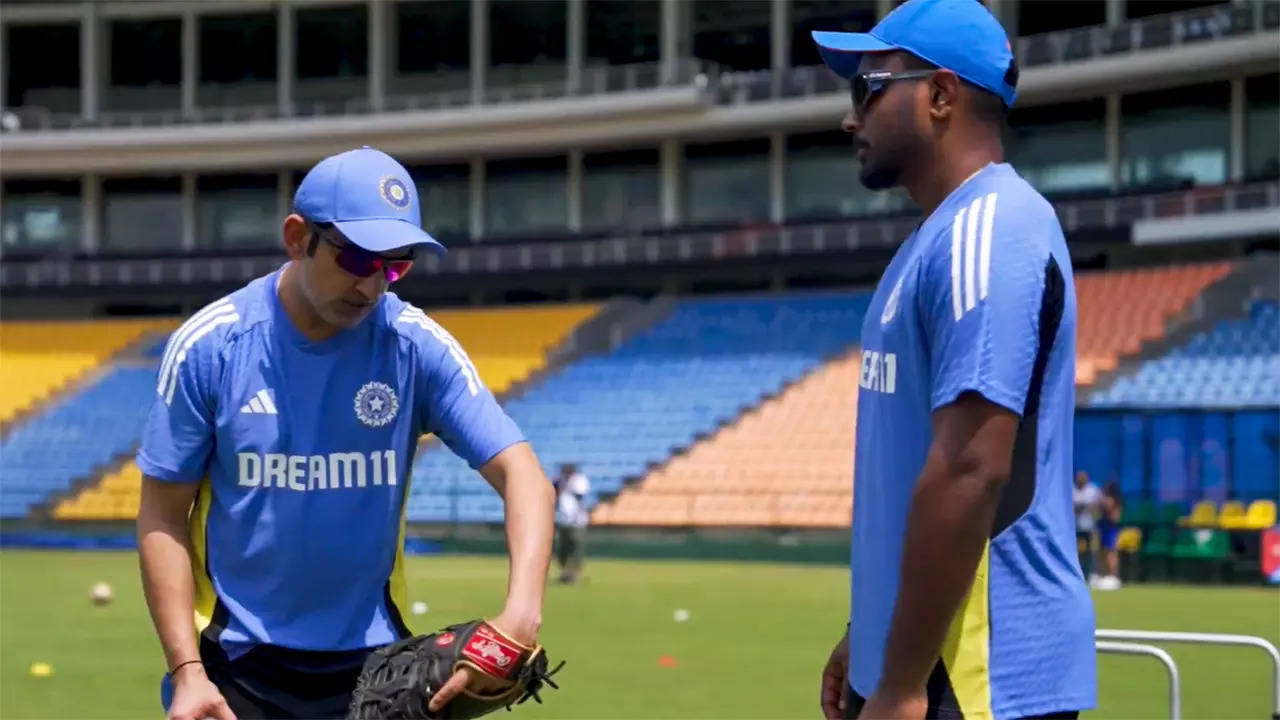 'Don't think Gambhir's job is to coach Indian team'