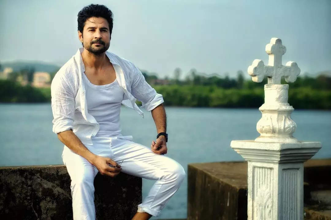 Rajeev Khandelwal recounts a popular film producer’s casting couch advances: 'I gave him a middle finger and left' | Filmymeet