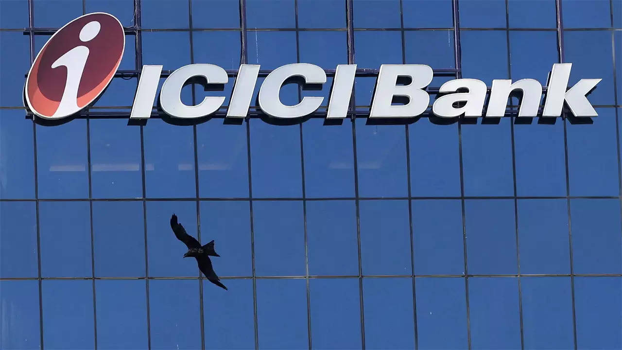Os ganhos do Tesouro ajudaram o ICICI Bank a registrar um salto de 10% no lucro do primeiro trimestre;  O crescimento da receita principal desacelerou