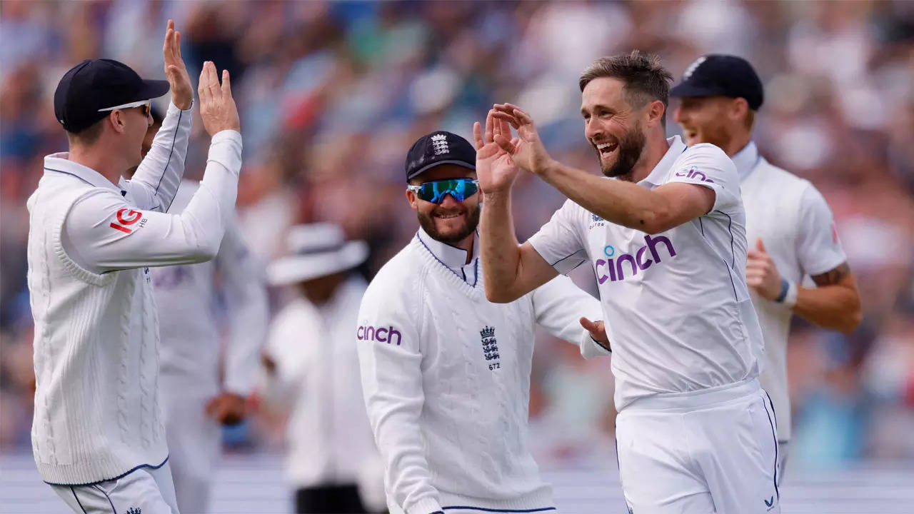 England take command of 3rd Test as they chase clean sweep of series