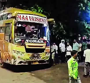 Four men try to hijack bus full of passengers in Jalaun, held