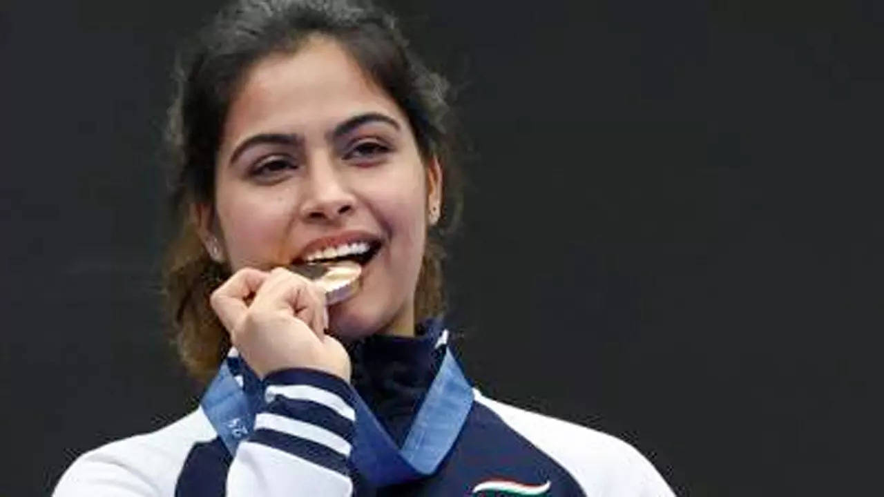 PM Modi calls up Bhaker, congratulates her on maiden Olympic medal