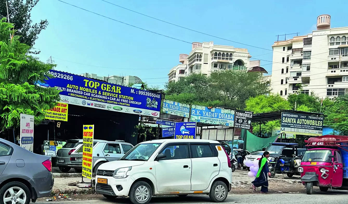 'Illegal shops near Gurgaon's Galleria market a fire hazard'