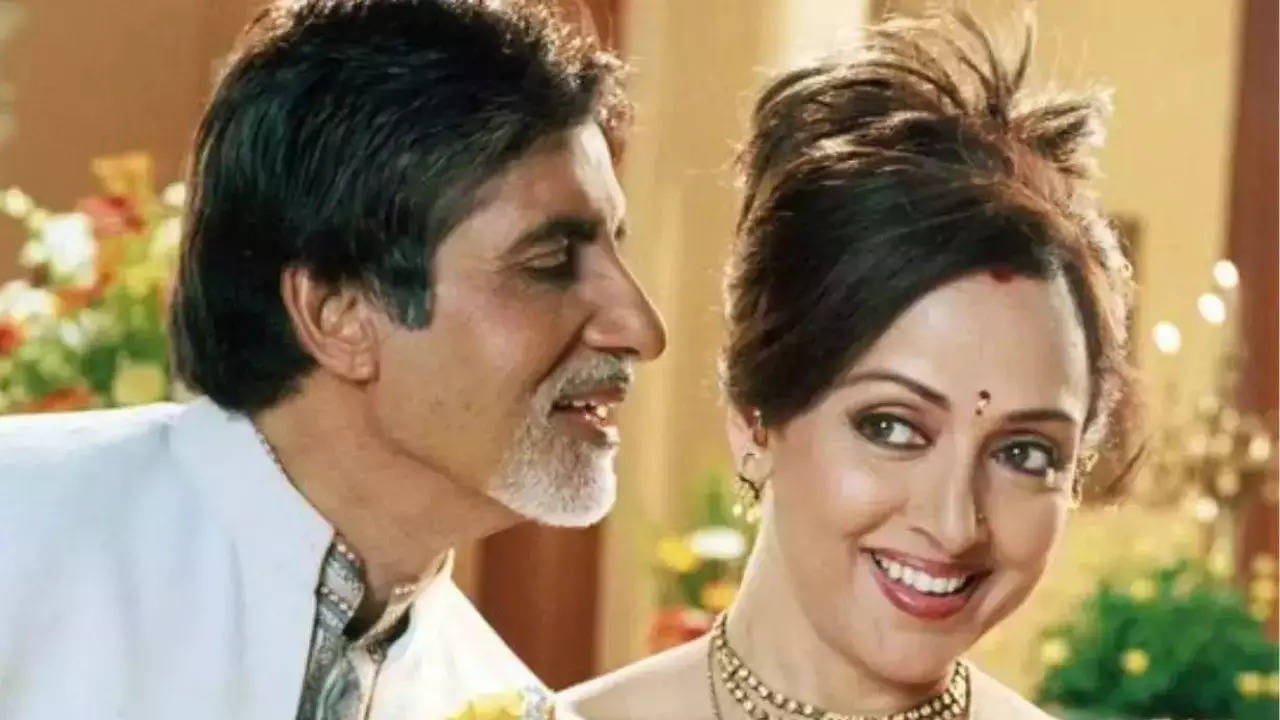 Hema Malini almost rejected 'Baghban' as she didn't want to play a mother to such big children, here's why she accepted it | Hindi Movie News Filmymeet