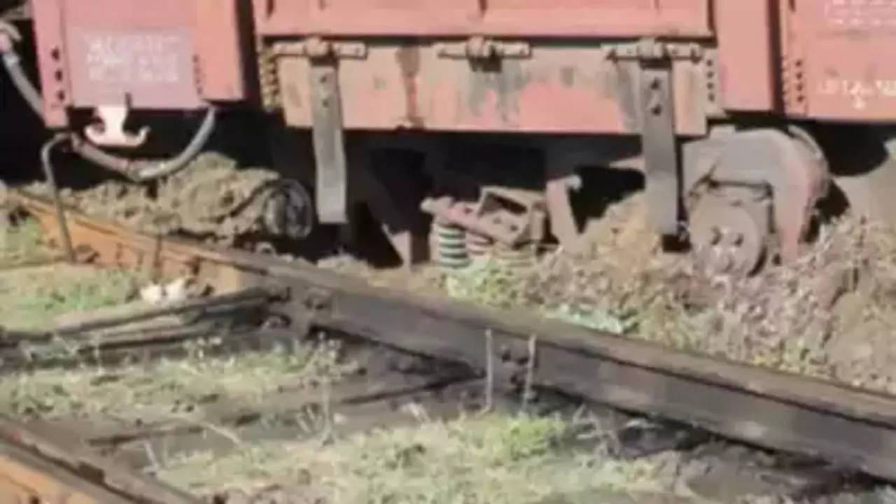 Goods train derails at Odisha's Sambhalpur, no casualties