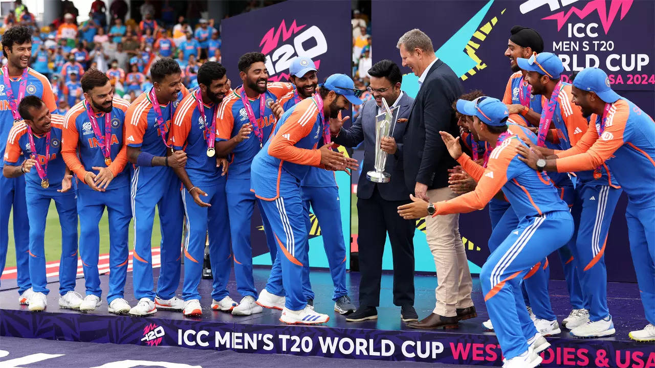'11 men healed us': Fans celebrate 1 month of India's T20 WC win