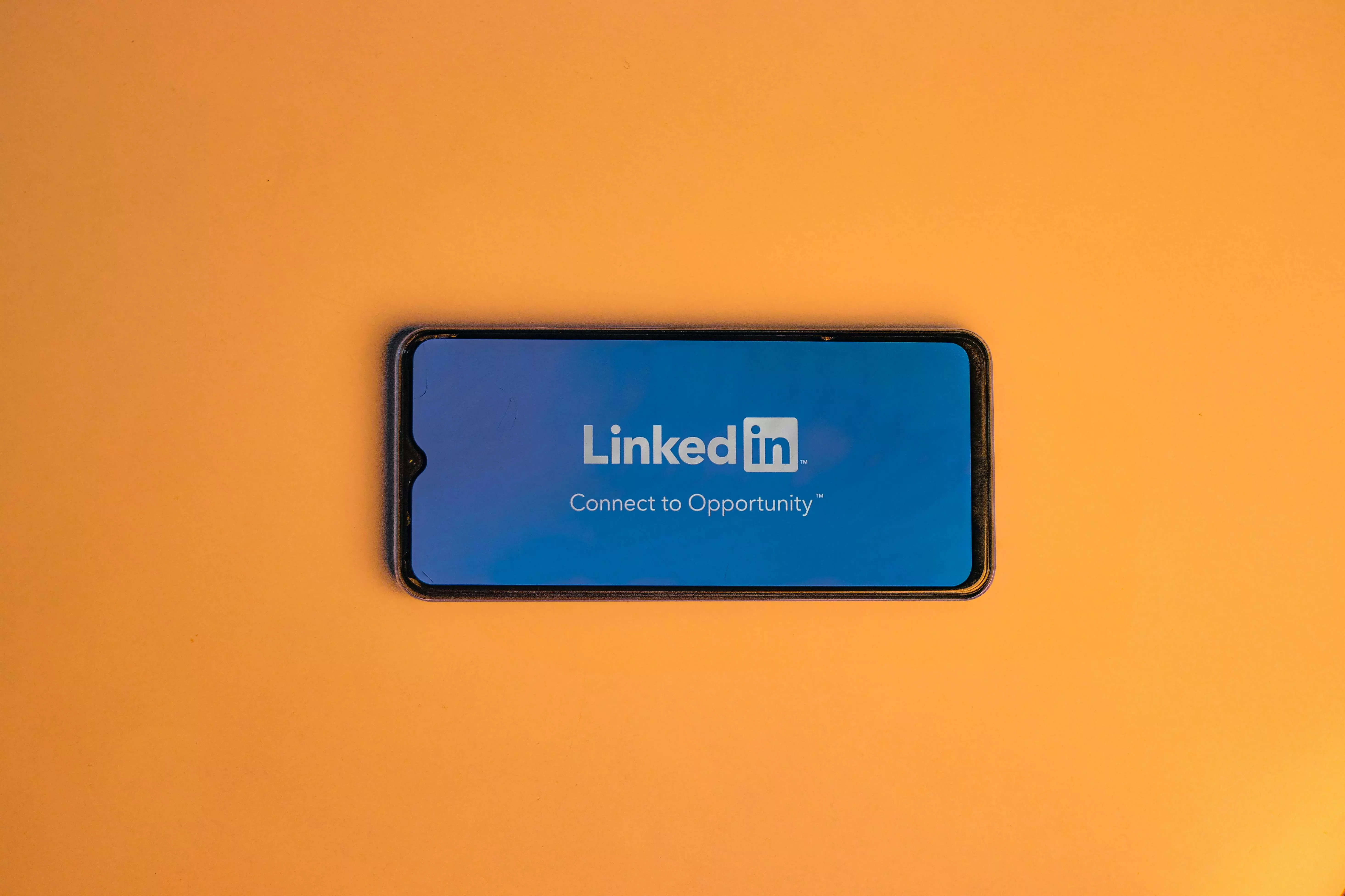 Skyrocket your career: Best LinkedIn practices to be head hunted