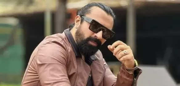 Ajaz Khan expresses his support for Naezy at the influencers press meet ahead of Bigg Boss OTT 3 grand finale; fans ad influencers gather in large numbers