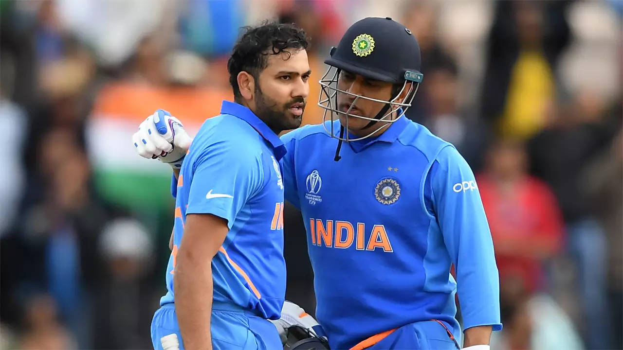 'I'd say...': Shastri on who is India's best captain - Rohit or Dhoni