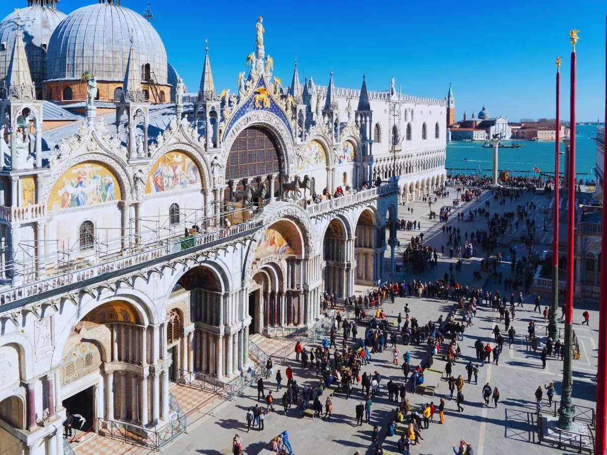 Venice to cap tourist group sizes at 25 to combat overcrowding; rule to apply from August 1