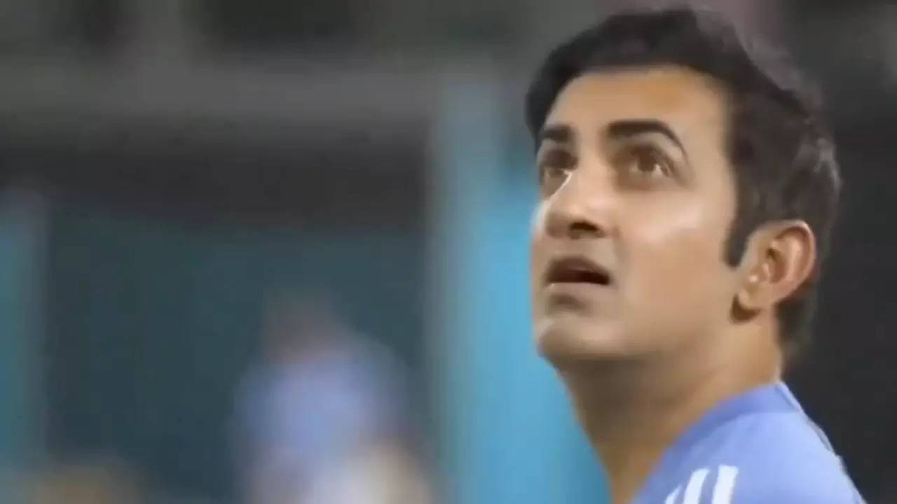 It's gone! Gambhir's reaction to Rohit's big hit - Watch