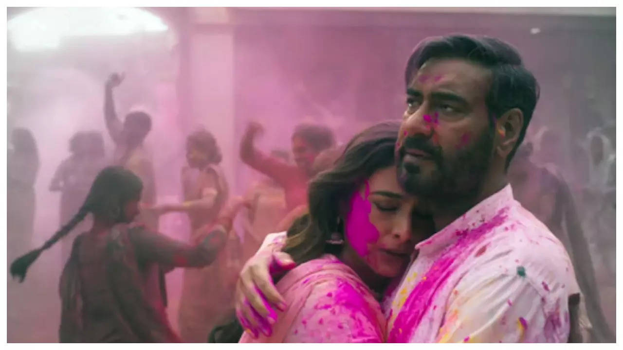 'Auron Mein Kahan Dum Tha' box office collection day 1 early estimates: The Tabu and Ajay Devgn starrer registers lowest opening in 19 years; collects Rs 1.5 crore | Filmymeet