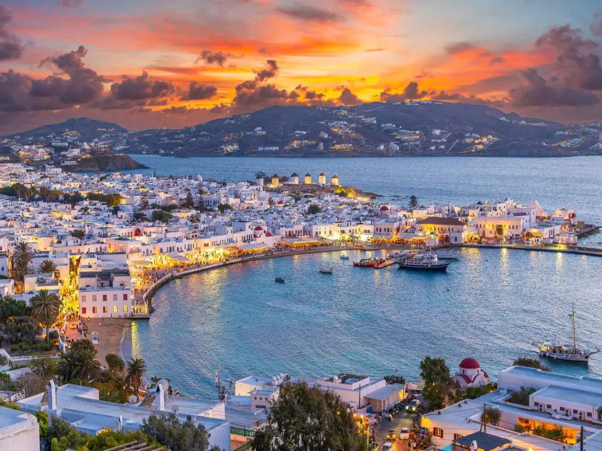 5 reasons to ditch Santorini and visit Mykonos Island in Greece