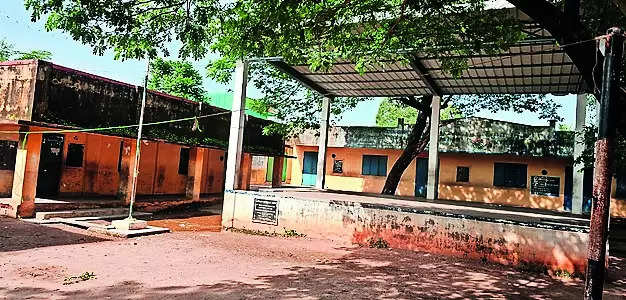 Govt high school cries for attention at KG Chavadi