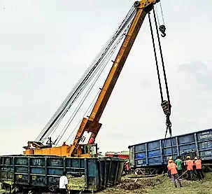 Rlys to honour crane operators for fast track clearance after accident