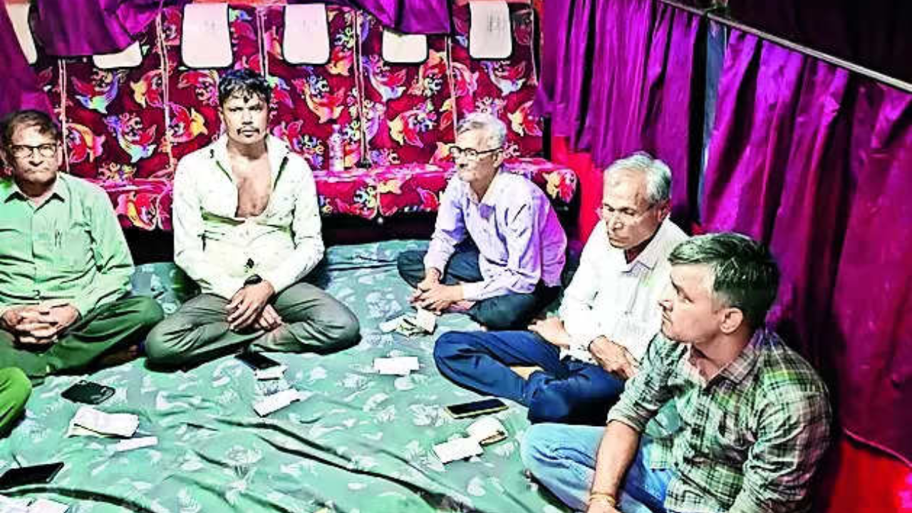Gujarat gambling buddies turn bus into casino: Replace seats with mattresses for comfortable card playing