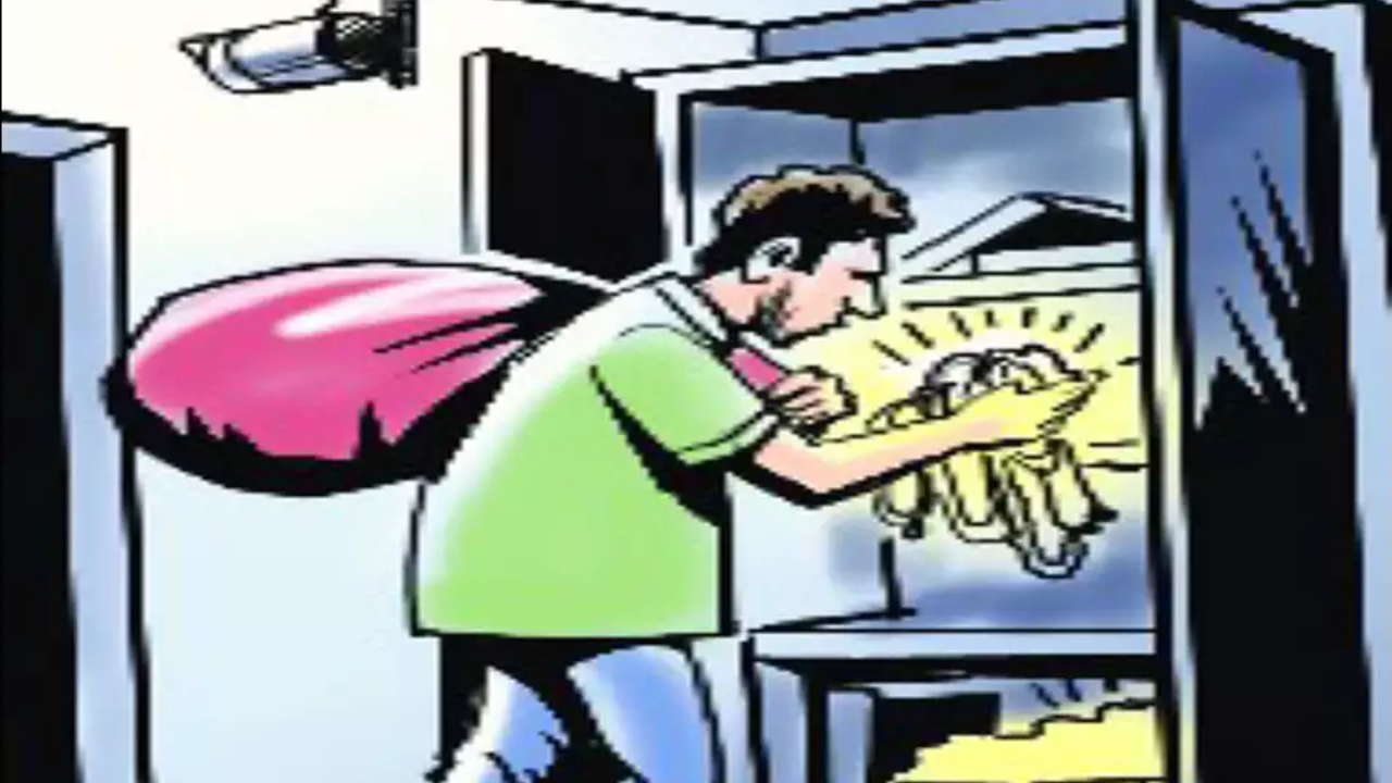 40 sovereigns, Rs 1.5 Lakh stolen from house in Coimbatore