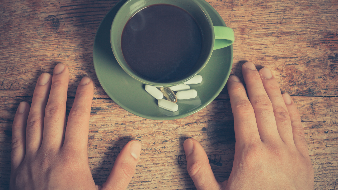 5 common medicines you must never have with tea of coffee