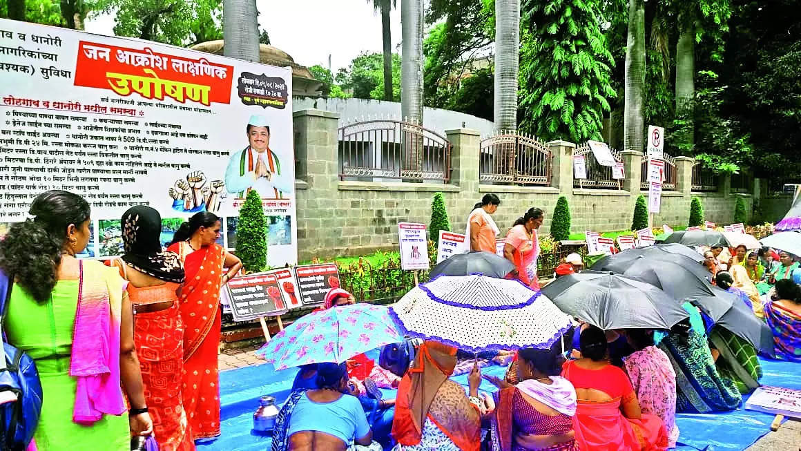 Lohegaon, Dhanori residents protest infra works’ slow pace