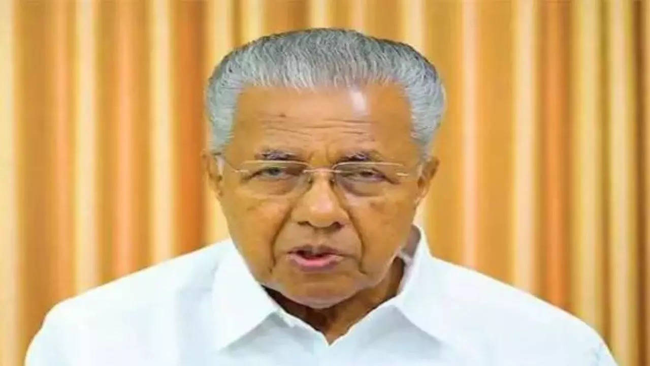 Pinarayi slams Yadav for insulting Wayanad victims