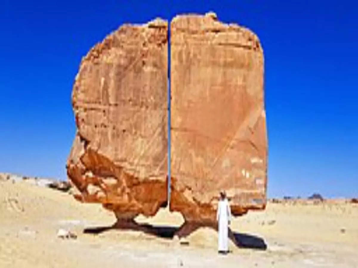 Al Naslaa rock, Saudi Arabia’s mysterious floating rock that has experts baffled