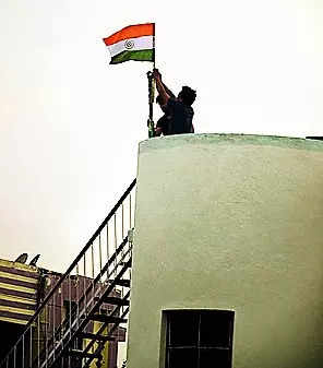 BJP to hoist 2L flags in city on Aug 15