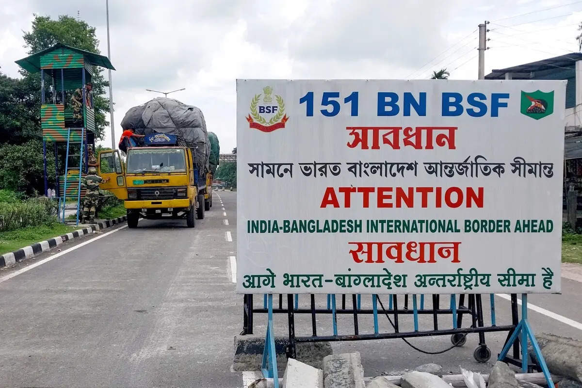 Bangladesh border: Trucks stranded across border