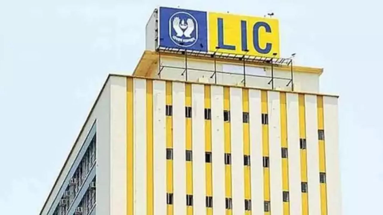 LIC profit rises 10 pc to Rs 10,461 crore in Q1