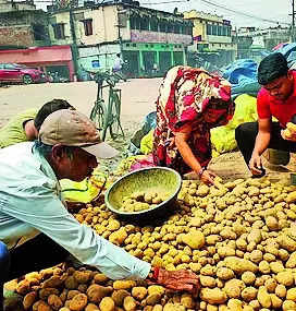 As potato supply falls short, BJP, BJD get into blame game