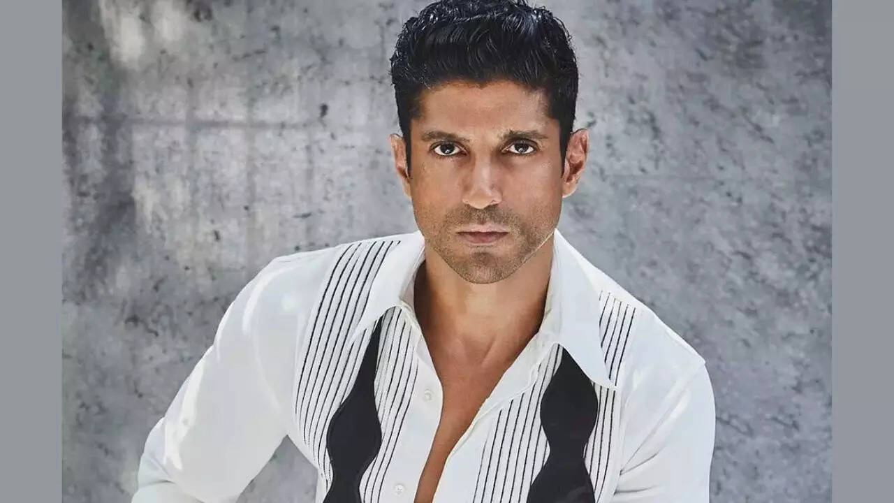 Farhan Akhtar redefines alpha males: "It's not about banging drums" | Hindi Movie News Filmymeet