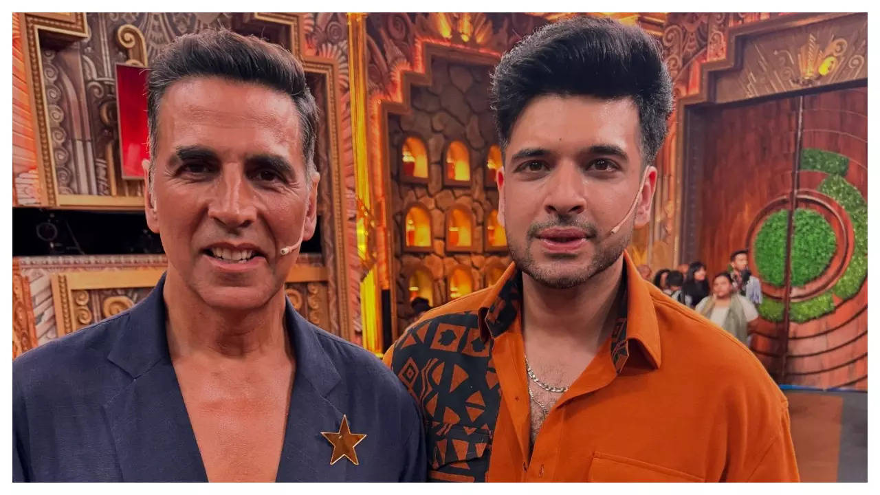 Karan Kundrra poses with Akshay Kumar and 'Khel Khel Mein' cast; shares behind-the-scenes moments